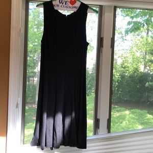 Theory 8/LBD stretch. Gorgeous lines